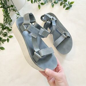 Rare Platform Teva Sandals Sz 6